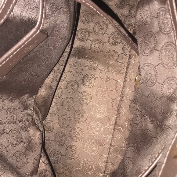 Like new Michael Kors tote - Picture 2 of 2